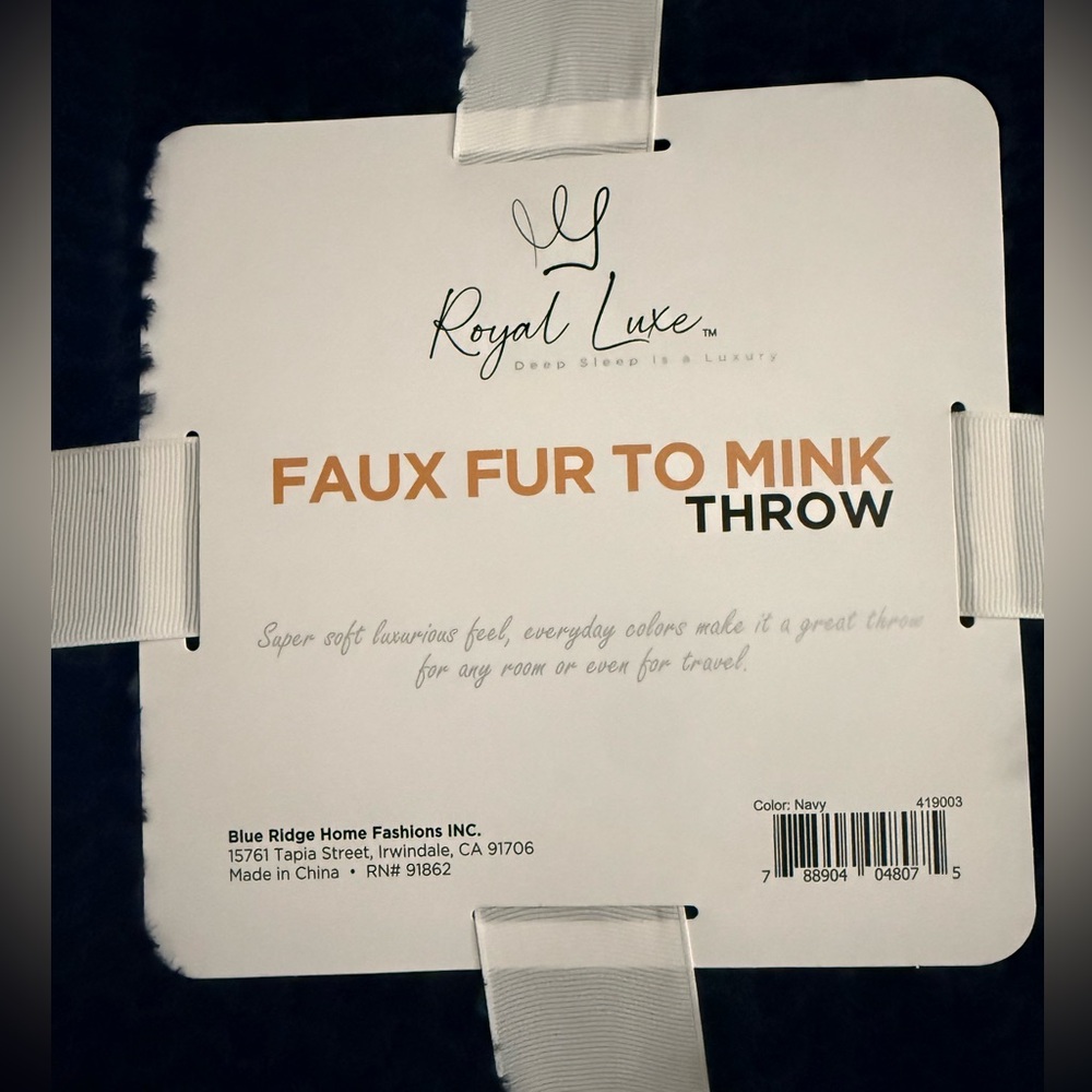 NWT Royal Luxe Cozy Fur to Faux Mink Navy Throw, 50 x 60” - Picture 4 of 5